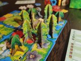 статья "Реабилитация игры Hutan(Хутан) - Впечатления + запись двух партий": Немного ярких компонентов